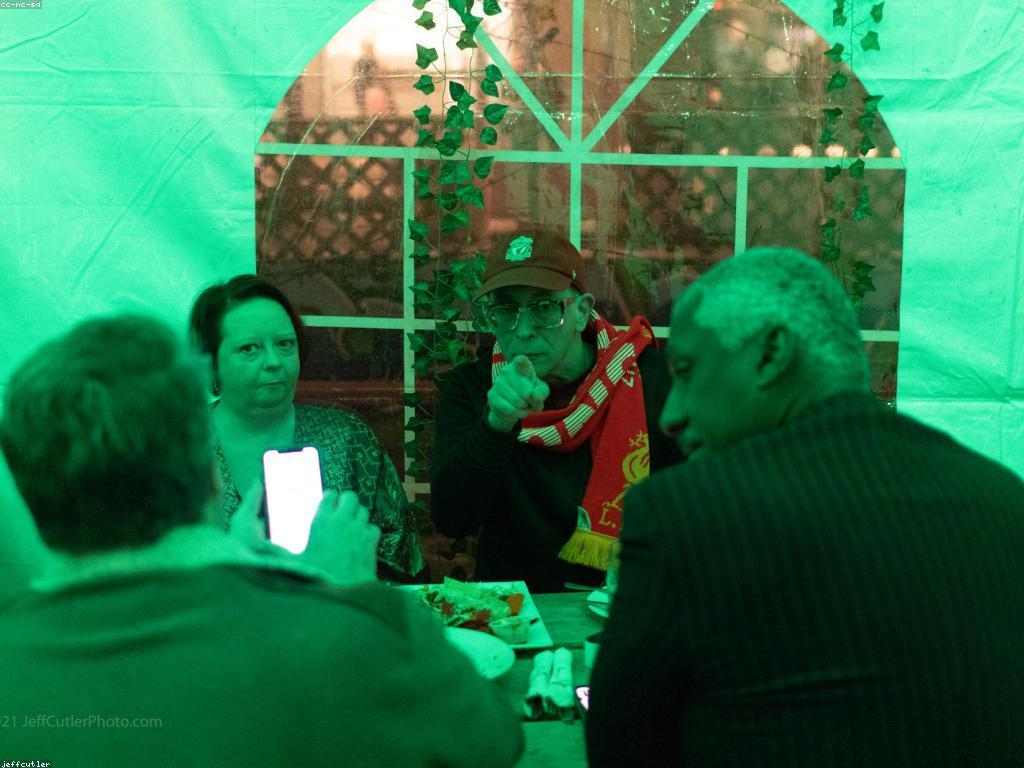 អ៉ីម៉ប៉ាន់នៃសង្គមប្រព័ន្ធនៅលើស្លតកំពុងល្បី