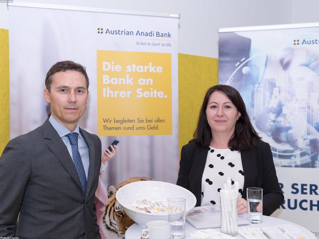 ការប្រកួតអាជីព: ការសំរេចចិត្តនិងយុទ្ធសាស្ត្រដើម្បីជោគជ័យ