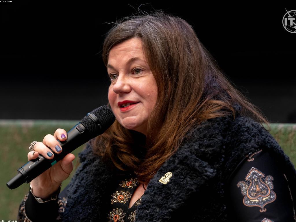 វិច្ឆេនស្លត: យេនអេននៃការពិតពិត